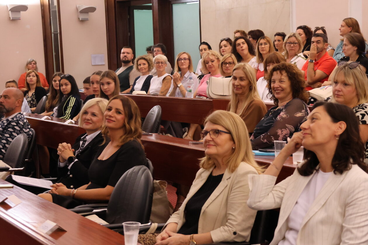 Strucni-skup-o-zdravstvenom-odgoju-i-obrazovanju-15