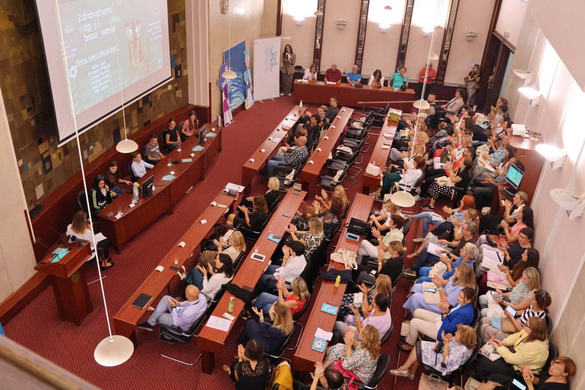 Strucni-skup-o-zdravstvenom-odgoju-i-obrazovanju-44-1200×800