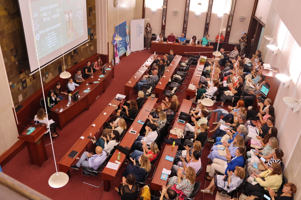 Strucni-skup-o-zdravstvenom-odgoju-i-obrazovanju-44