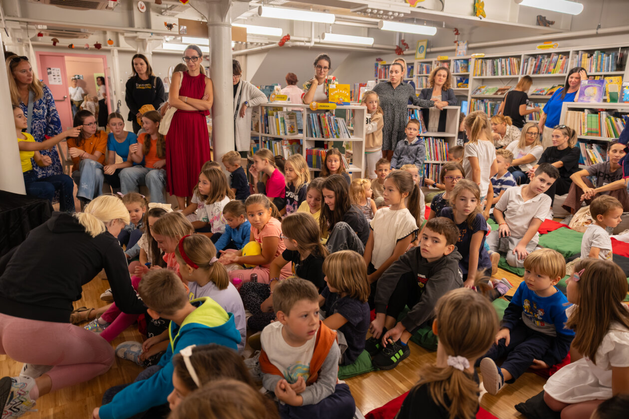 WebRes_PlesniZbirkus2025_MaraBookworms_RiDance_CukVurnekProductions (5 of 77)