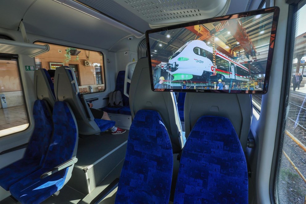 b70a9dfc-ecd9-4044-a50b-2be5dee46d02