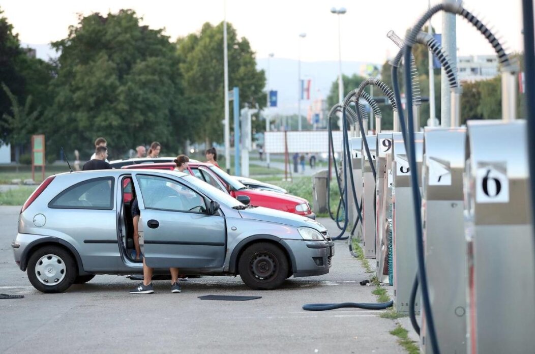 1c32ebe9-79cc-4743-8782-cee569187c7e 1c32ebe9-79cc-4743-8782-cee569187c7e