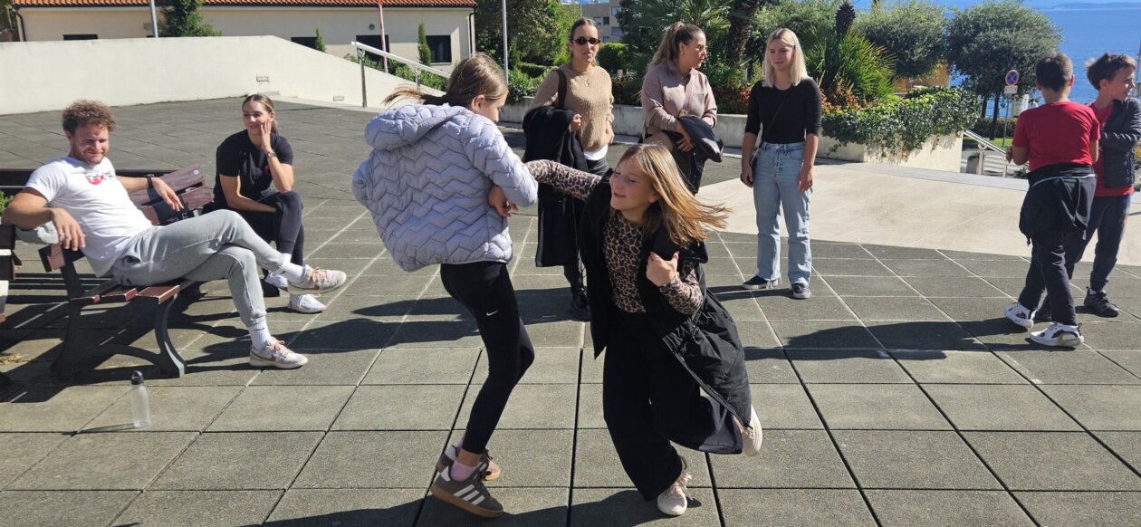 20251006_121603-scaled 20251006_121603-scaled