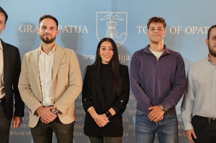 20251015_1758460-2048×946