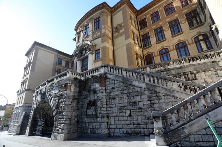 5c92b1eb-f85d-4873-8e2f-70ae955e2514