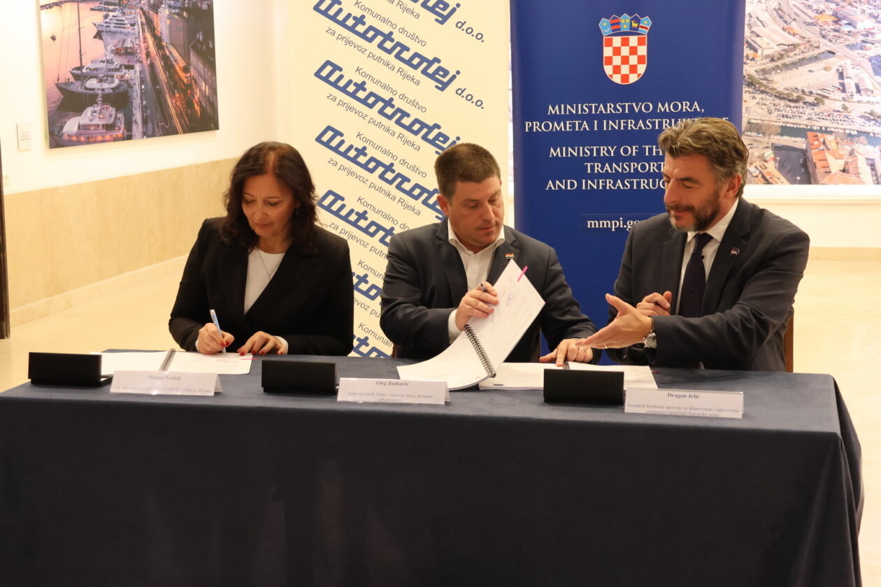 Bespovratna-sredstva-za-nabavku-elektricnih-autobusa-6 Bespovratna-sredstva-za-nabavku-elektricnih-autobusa-6