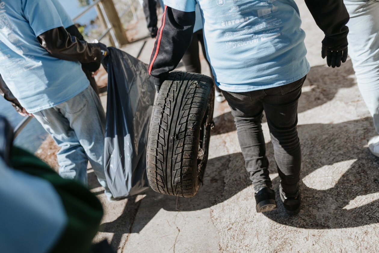 EUBeachCleanup-2025-ucenici-4