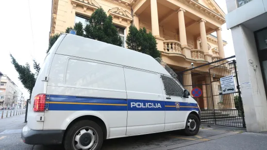 H-54003009-e538-452f-94d9-18f80a0afe41-550