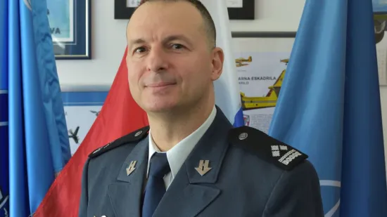 H-b9229466-2f33-40cf-93f6-a373fdfab00c-550