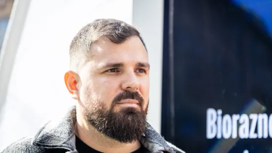 H-ea1abd84-d84c-441d-8f8d-9074be039b38-550