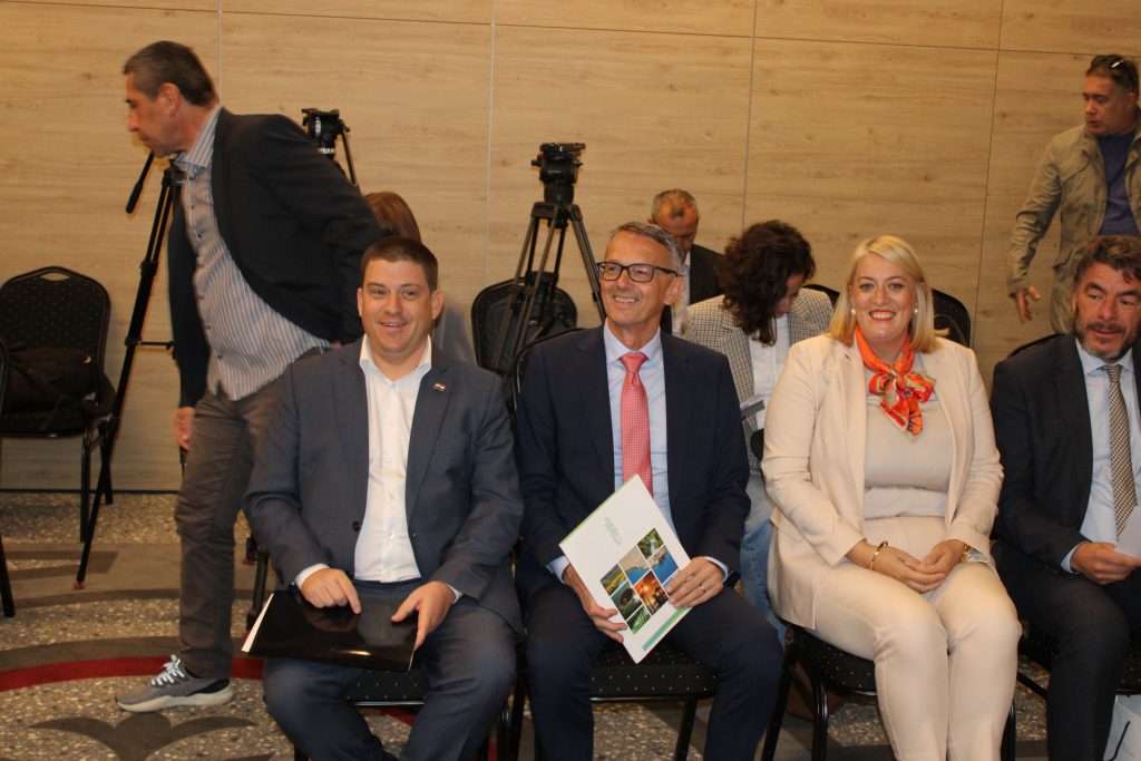 IMG_8430-1024×683 IMG_8430-1024×683