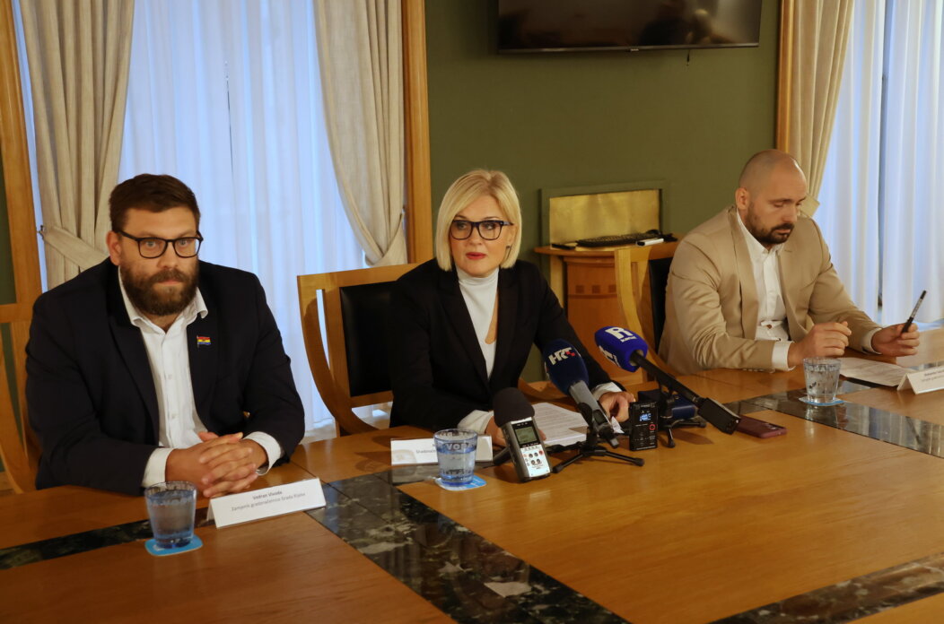 Konferencija-za-novinare-o-smanjenju-poreza-na-dohodak-3 Konferencija-za-novinare-o-smanjenju-poreza-na-dohodak-3