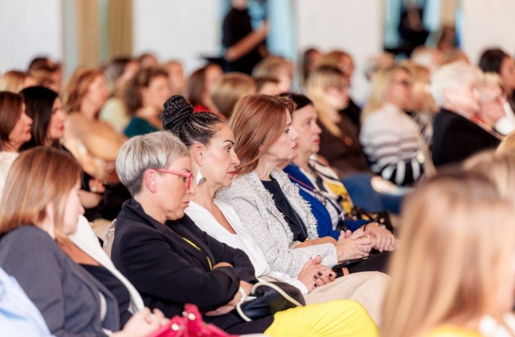 Konferencija-zene-odAdoZ-2-1024×671