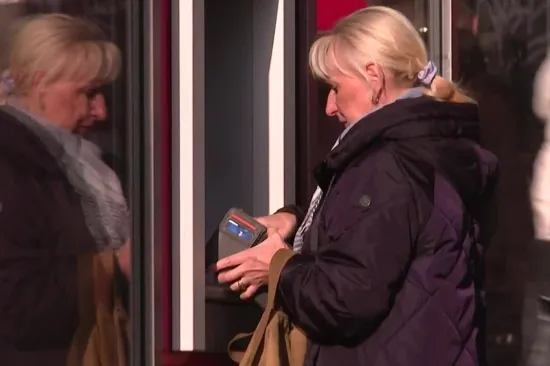 LS-42771733-c4ea-4b78-9d3e-1af71c60b127-550