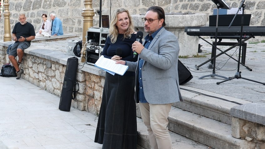 Leonora Surian Popov, Giuseppe Nicodemo