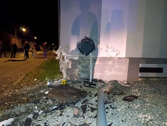 O-05b8f3d1-49ce-4432-9428-aa220057e390-550