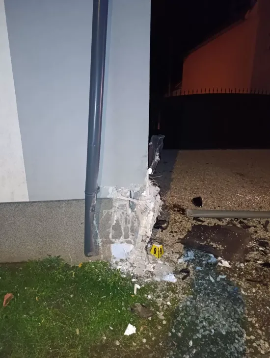 O-1111a71a-6600-4857-a287-eea1e8afd7dc-550