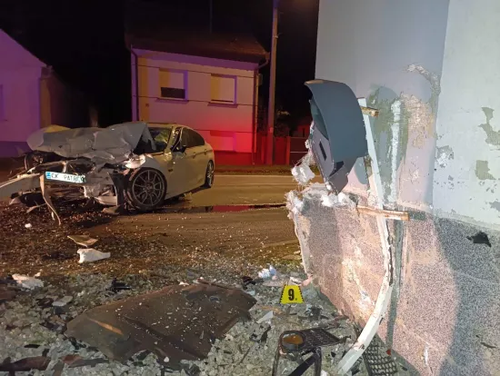 O-1b254030-8352-4866-bc76-cff6bf59f0a4-550