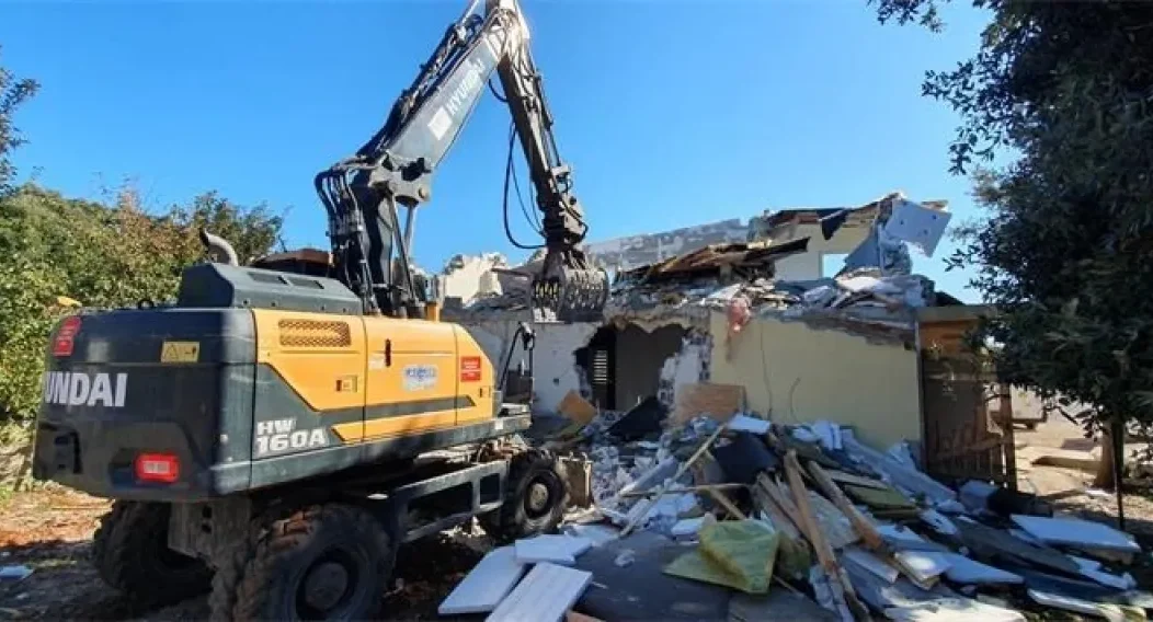 O-854d96fa-c934-4ffc-a815-260c498b6813-1200