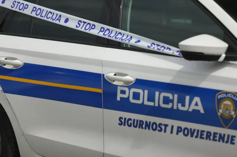 O-c4b3f9bd-7052-4bbc-a4c9-622aaa6f7df7-1200