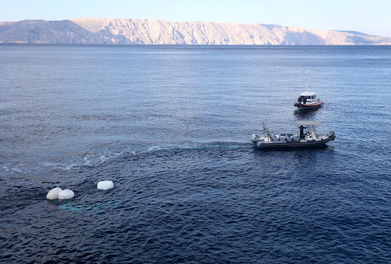Izvlačenje auta iz mora kod Senja, u slijetanju poginulo četvero stranih državljana