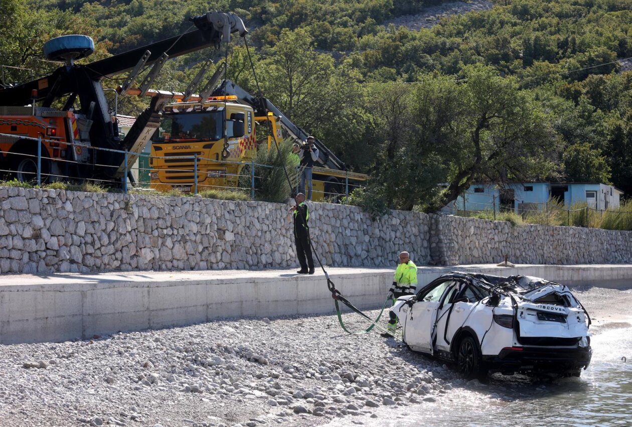 Iz mora kod Senja izvučen automobil u kojem je poginulo četvero stranih državljana