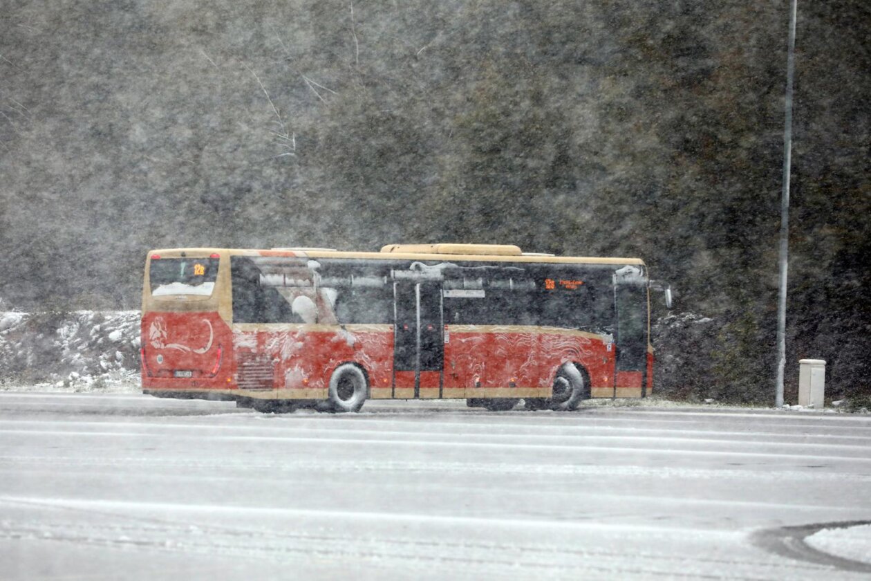 Prvi ovosezonski snijeg pao je na Platku Prvi ovosezonski snijeg pao je na Platku