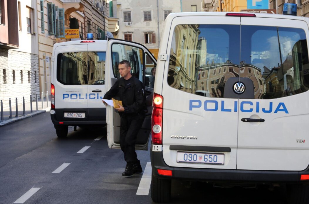 Rijeka: Privo?enje u upanijsko dravno odvjetnitvo osoba osumnji?enih za korupciju