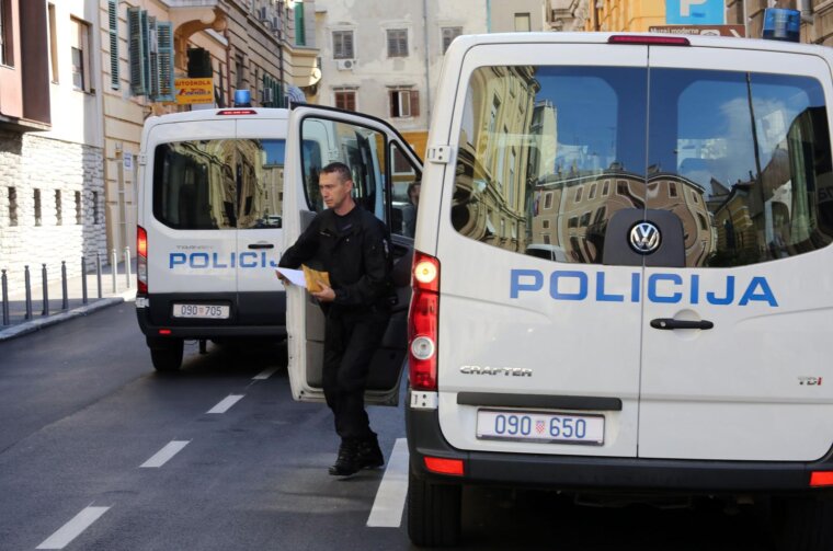 Rijeka: Privo?enje u upanijsko dravno odvjetnitvo osoba osumnji?enih za korupciju