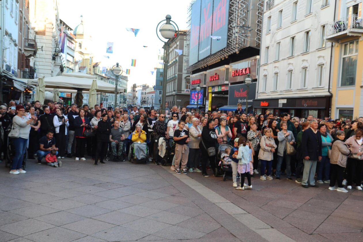Rijeka: Ljubitelji Halida Bešlića pjevaju njegove pjesme