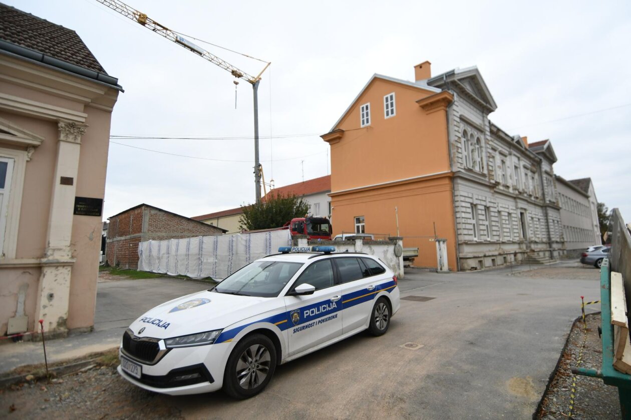 Urušio se zid zatvora u Bjelovaru, poginula dva radnika