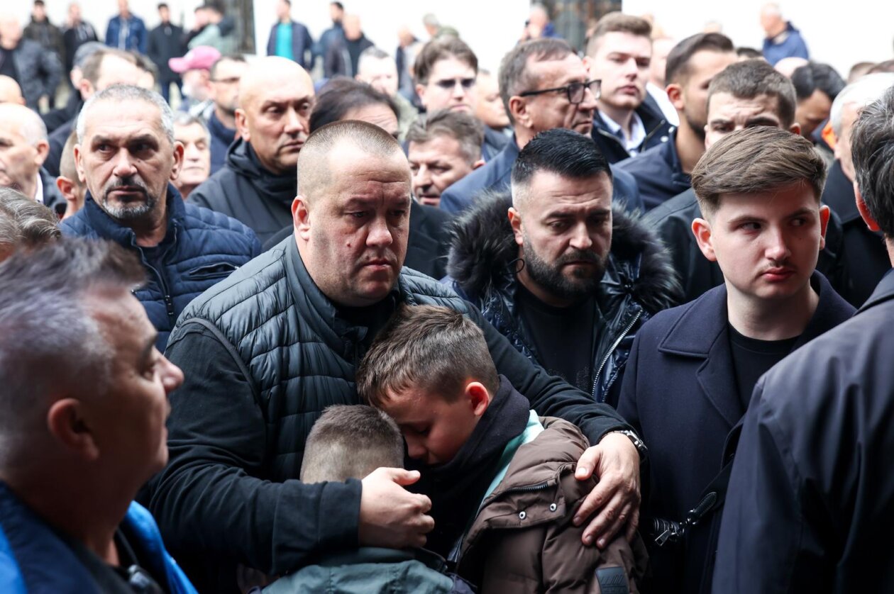 Sarajevo: Dženaza za Halida Bešlića u Gazi Husrev-begovoj džamiji