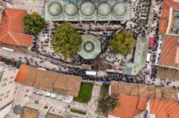 Sarajevo: Pogled iz zraka na dženazu za Halida Bešlića u Gazi Husrev-begovoj džamiji