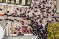 Sarajevo: Pogled iz zraka na dženazu za Halida Bešlića u Gazi Husrev-begovoj džamiji