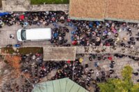 Sarajevo: Pogled iz zraka na dženazu za Halida Bešlića u Gazi Husrev-begovoj džamiji