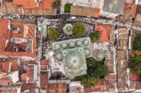 Sarajevo: Pogled iz zraka na dženazu za Halida Bešlića u Gazi Husrev-begovoj džamiji