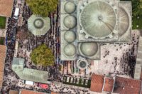 Sarajevo: Pogled iz zraka na dženazu za Halida Bešlića u Gazi Husrev-begovoj džamiji