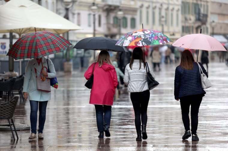 Kišni dan na Korzu u Rijeci