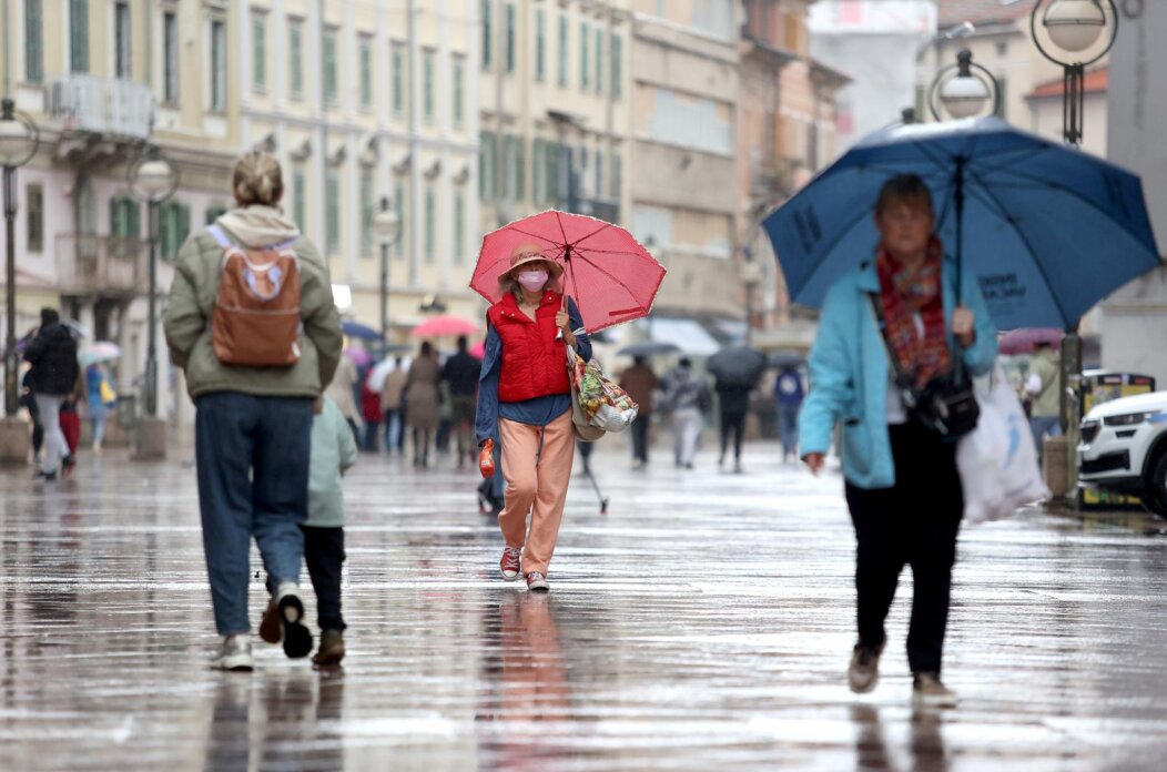 Kišni dan na Korzu u Rijeci