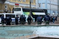 Navijači kluba Sparta Prague stigli u centar Rijeke pod pratnjom policije