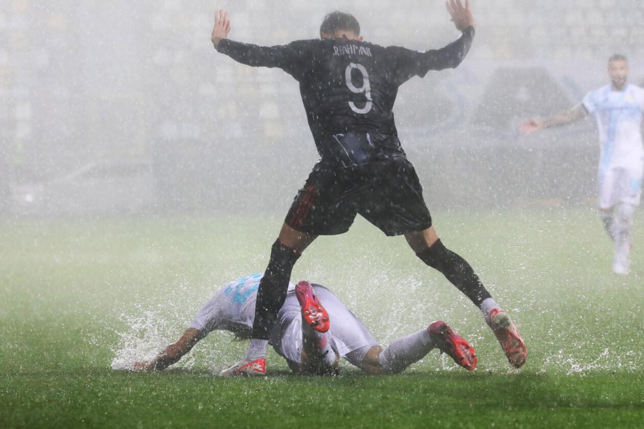 Utakmica između Rijeke i Sparte Prag u Konferencijskoj ligi prekinuta zbog kiše Utakmica između Rijeke i Sparte Prag u Konferencijskoj ligi prekinuta zbog kiše