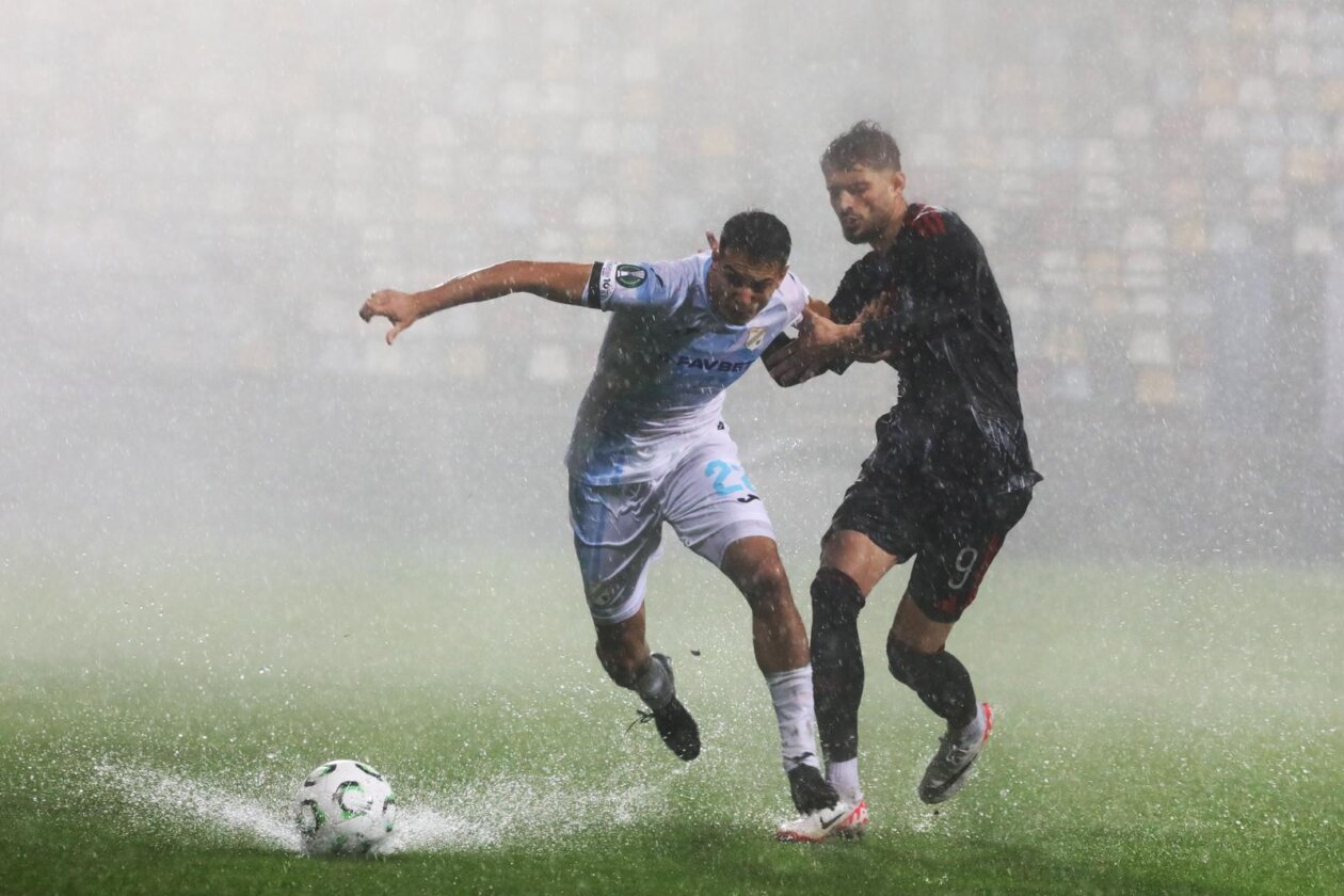 Utakmica između Rijeke i Sparte Prag u Konferencijskoj ligi prekinuta zbog kiše Utakmica između Rijeke i Sparte Prag u Konferencijskoj ligi prekinuta zbog kiše