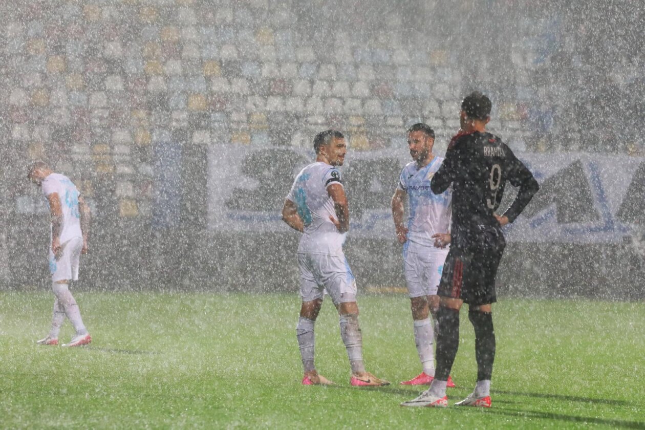 Utakmica između Rijeke i Sparte Prag u Konferencijskoj ligi prekinuta zbog kiše Utakmica između Rijeke i Sparte Prag u Konferencijskoj ligi prekinuta zbog kiše