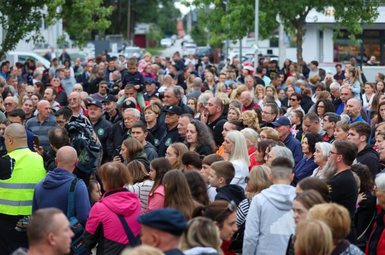 Zagreb: Održan je prosvjed protiv nasilja ispred OŠ Retkovec