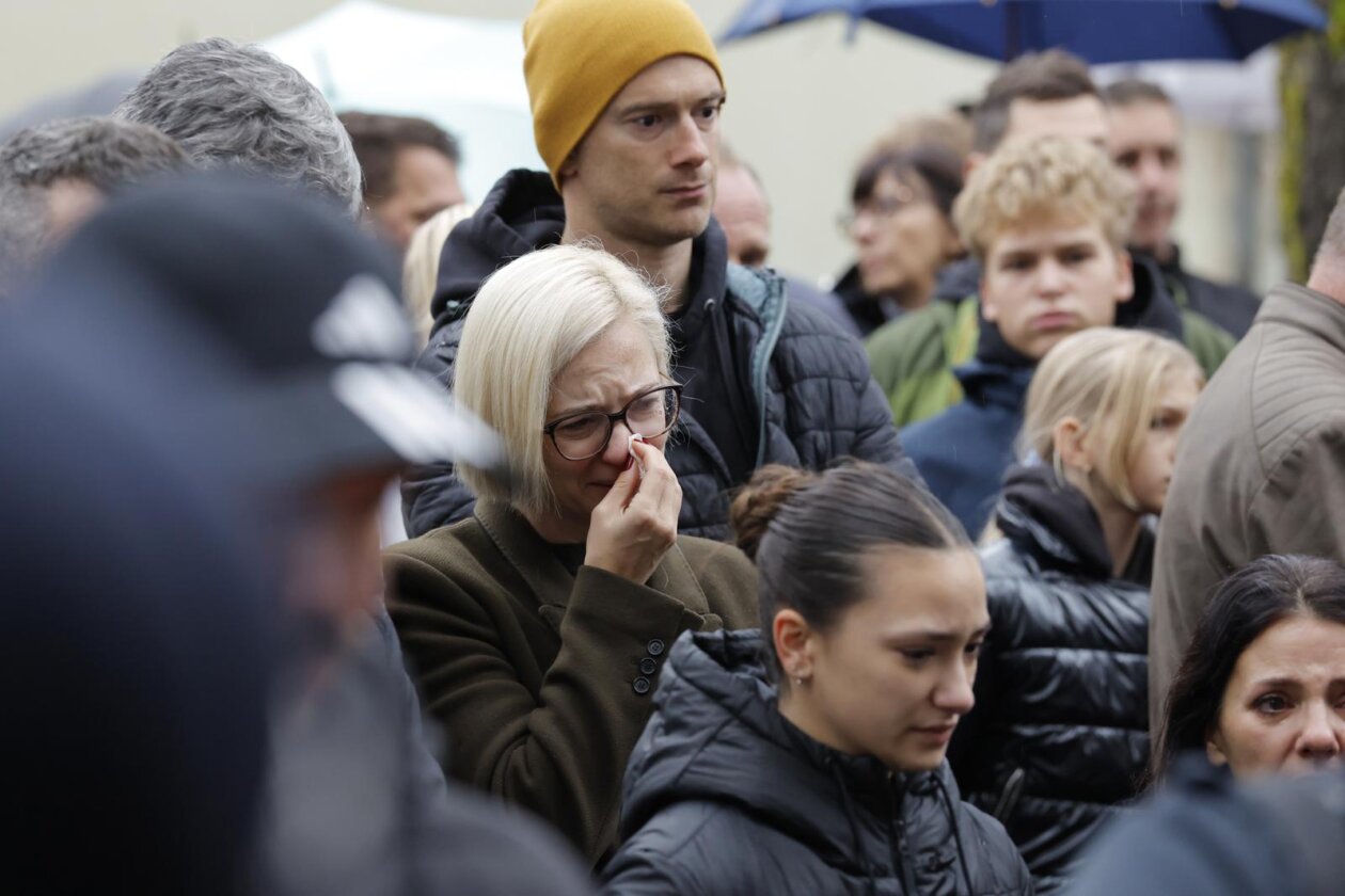 Novo Mesto: Suze i upaljene svijeće na mjestu na kojem je ubijen muškarac