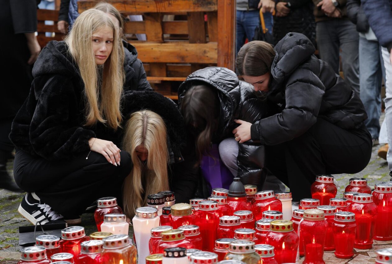 Novo Mesto: Suze i upaljene svijeće na mjestu na kojem je ubijen muškarac