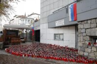 Novo Mesto: Građani pristižu na prosvjedni skup, održat će se i politički summit Novo Mesto: Građani pristižu na prosvjedni skup, održat će se i politički summit