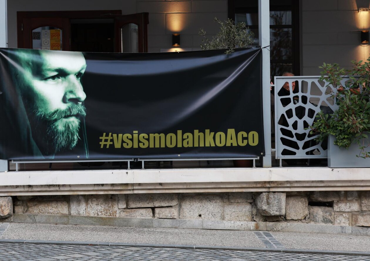 Novo Mesto: Građani pristižu na prosvjedni skup, održat će se i politički summit Novo Mesto: Građani pristižu na prosvjedni skup, održat će se i politički summit