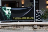 Novo Mesto: Građani pristižu na prosvjedni skup, održat će se i politički summit Novo Mesto: Građani pristižu na prosvjedni skup, održat će se i politički summit