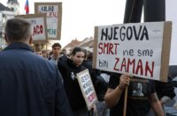 Novo Mesto: Građani pristižu na prosvjedni skup, održat će se i politički summit Novo Mesto: Građani pristižu na prosvjedni skup, održat će se i politički summit